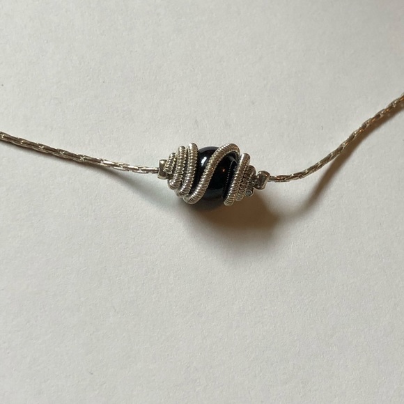 Silver necklace with black beads - Picture 3 of 3